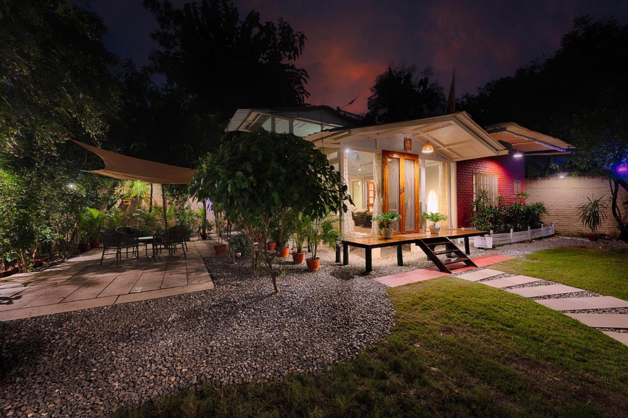 International Travellers' Hostel By Ith Stays Varanasi Eksteriør billede