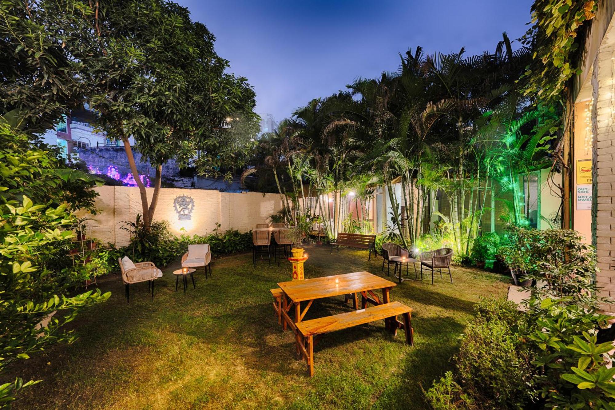 International Travellers' Hostel By Ith Stays Varanasi Eksteriør billede