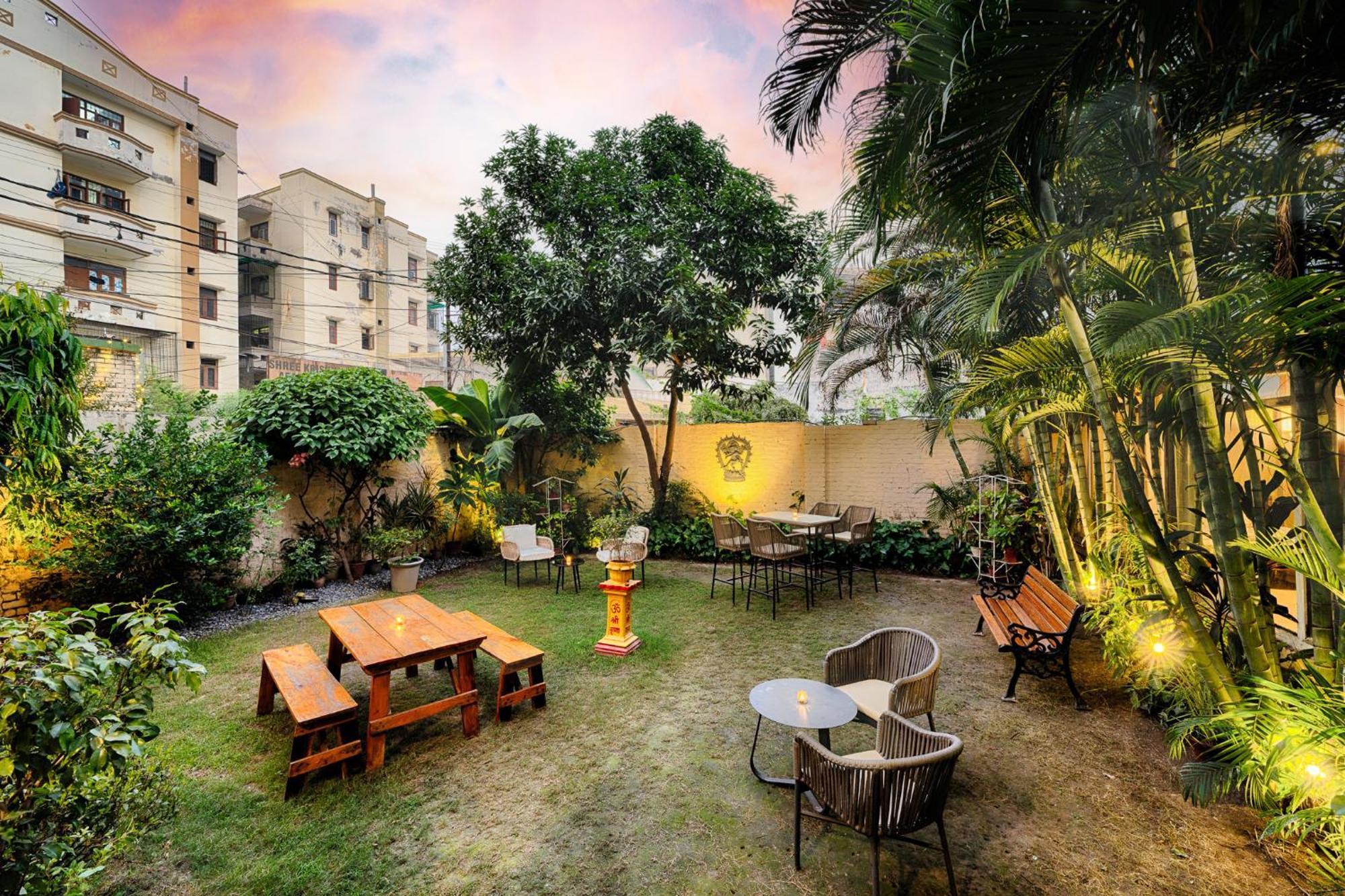 International Travellers' Hostel By Ith Stays Varanasi Eksteriør billede